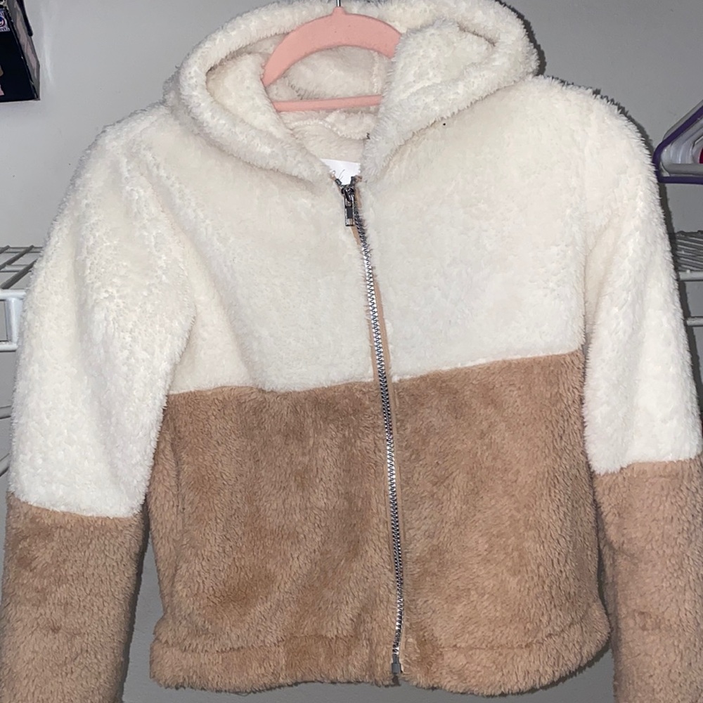 Kids large fuzzy zip up hooded sweater